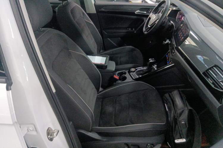 Used Volkswagen Tayron 2022 380TSI Four-Wheel Drive Luxury Connected Pro Version Right Front Seat