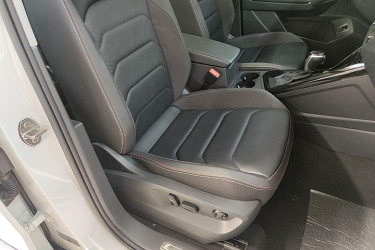 Used Volkswagen Tayron 2022 330TSI Two-Wheel Drive Luxury Smart Connectivity Version Right Front Seat
