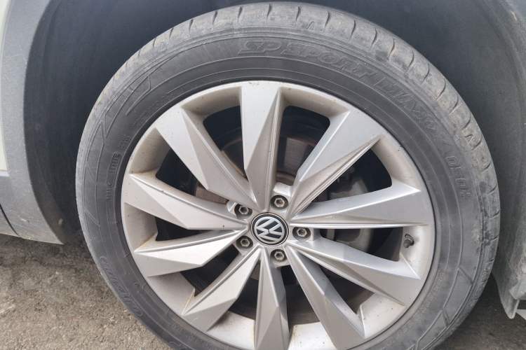 Used Volkswagen Tayron 2022 380TSI Four-Wheel Drive Luxury Connected Pro Version Right Front Wheel Hub