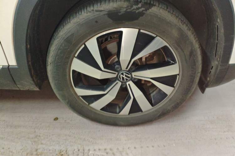 Used Volkswagen Tayron 2022 280TSI Two-Wheel Drive Luxury Smart Connectivity Version Right Front Wheel Hub