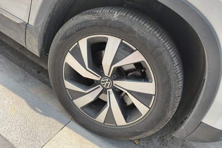 Used Volkswagen Tayron 2022 330TSI Two-Wheel Drive Luxury Smart Connectivity Version Right Front Wheel Hub