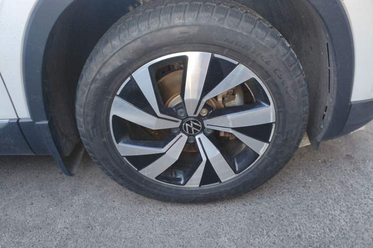 Used Volkswagen Tayron 2022 280TSI Two-Wheel Drive Luxury Smart Connectivity Version Right Front Wheel Hub