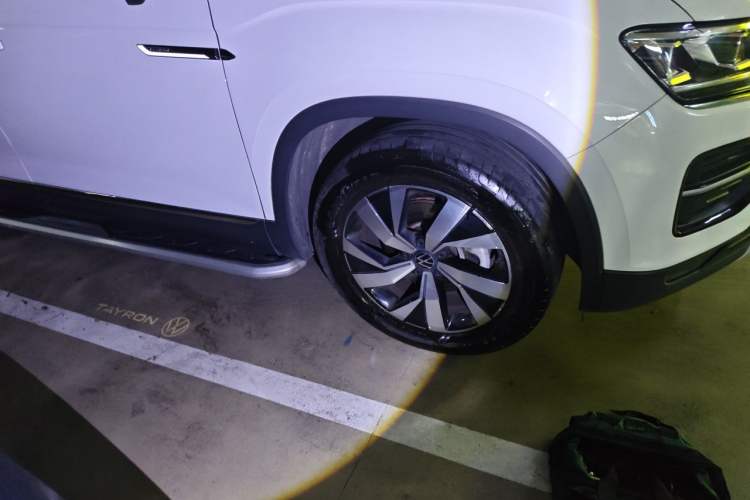 Used Volkswagen Tayron 2022 330TSI Two-Wheel Drive Luxury Smart Connectivity Version Right Front Wheel Hub