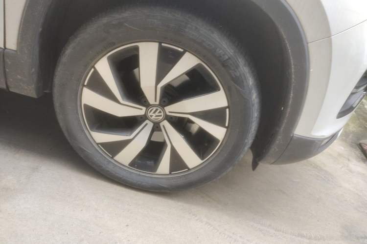Used Volkswagen Tayron 2022 280TSI Two-Wheel Drive Luxury Smart Connectivity Version Right Front Wheel Hub