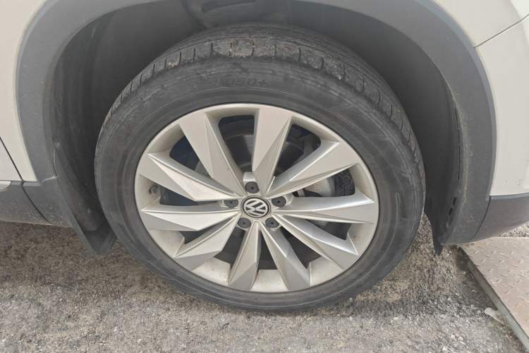 Used Volkswagen Tayron 2022 380TSI Four-Wheel Drive Luxury Connected Pro Version Right Front Wheel Hub