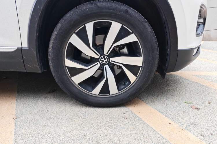 Used Volkswagen Tayron 2022 280TSI Two-Wheel Drive Luxury Smart Connectivity Version Right Front Wheel Hub