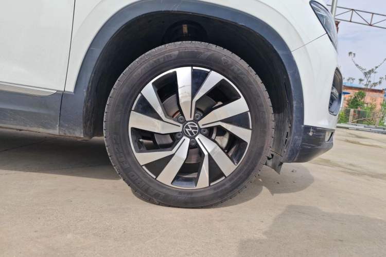 Used Volkswagen Tayron 2022 330TSI Two-Wheel Drive Luxury Smart Connectivity Version Right Front Wheel Hub