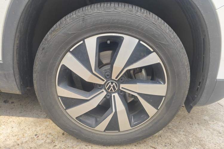 Used Volkswagen Tayron 2022 280TSI Two-Wheel Drive Luxury Smart Connectivity Version Right Front Wheel Hub