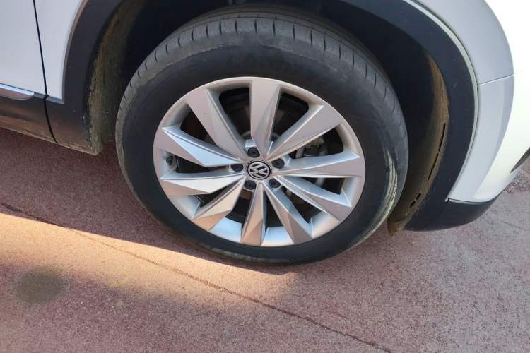 Used Volkswagen Tayron 2022 380TSI Four-Wheel Drive Luxury Connected Pro Version Right Front Wheel Hub