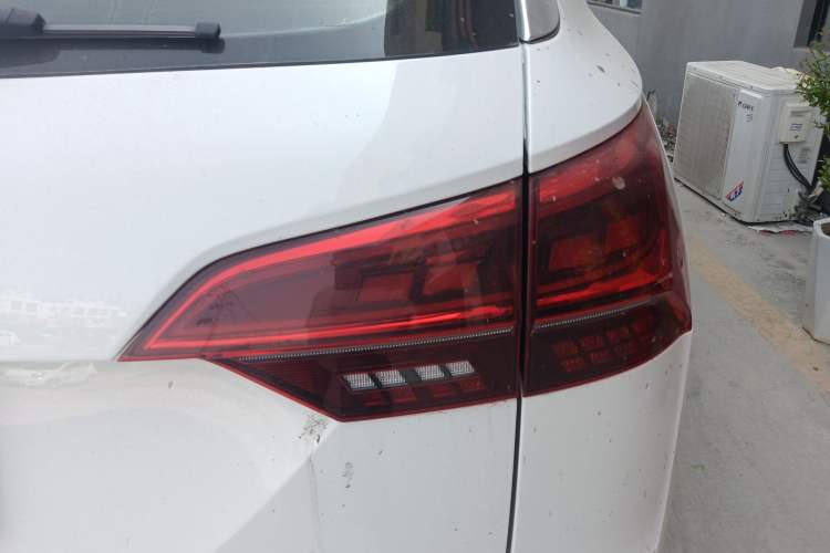 Used Volkswagen Tayron 2022 280TSI Two-Wheel Drive Luxury Smart Connectivity Version Right Rear Taillight