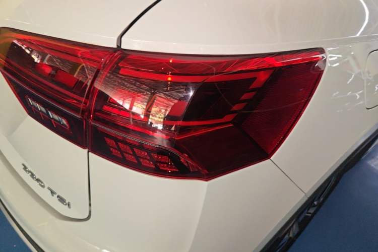 Used Volkswagen Tayron 2022 330TSI Two-Wheel Drive Luxury Smart Connectivity Version Right Rear Taillight