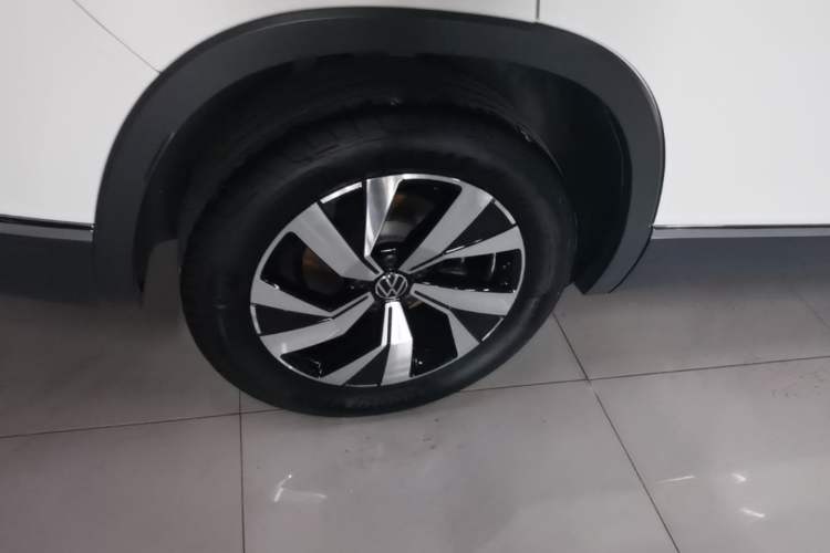 Used Volkswagen Tayron 2022 280TSI Two-Wheel Drive Luxury Smart Connectivity Version Right Rear Wheel Hub