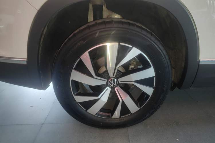 Used Volkswagen Tayron 2022 330TSI Two-Wheel Drive Luxury Smart Connectivity Version Right Rear Wheel Hub