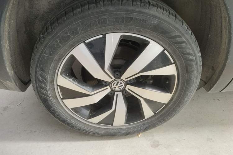 Used Volkswagen Tayron 2022 280TSI Two-Wheel Drive Luxury Smart Connectivity Version Right Rear Wheel Hub