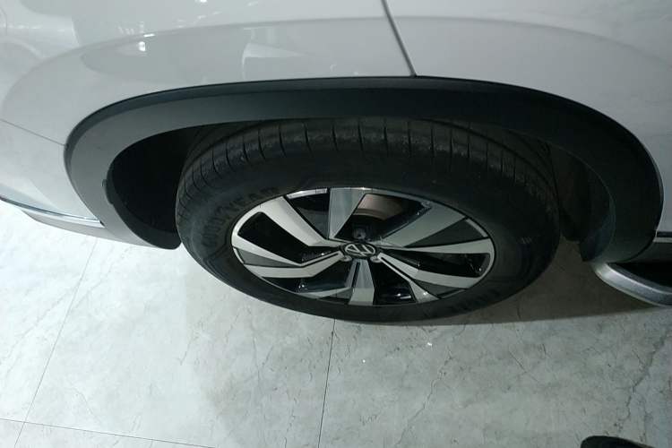 Used Volkswagen Tayron 2022 280TSI Two-Wheel Drive Luxury Smart Connectivity Version Right Rear Wheel Hub