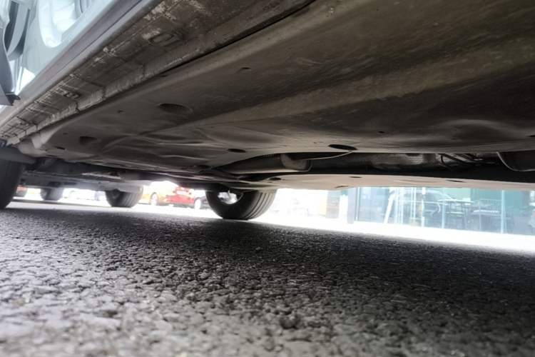 Used Volkswagen Tayron 2022 330TSI Two-Wheel Drive Luxury Smart Connectivity Version Right Side Sill