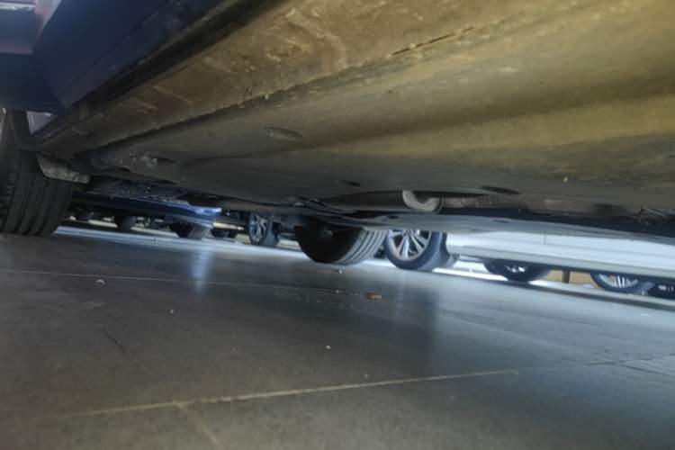 Used Volkswagen Tayron 2022 330TSI Two-Wheel Drive Luxury Smart Connectivity Version Right Side Sill