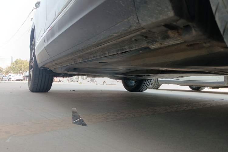 Used Volkswagen Tayron 2022 280TSI Two-Wheel Drive Luxury Smart Connectivity Version Right Side Sill