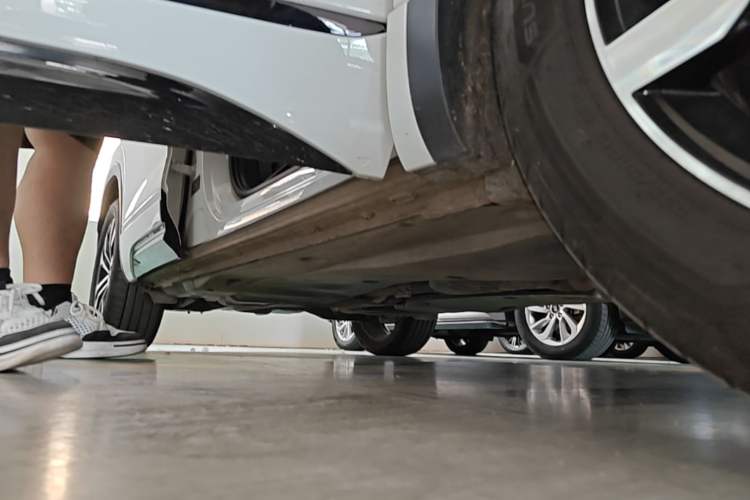 Used Volkswagen Tayron 2022 380TSI Four-Wheel Drive R-Line Connected Version Right Side Sill