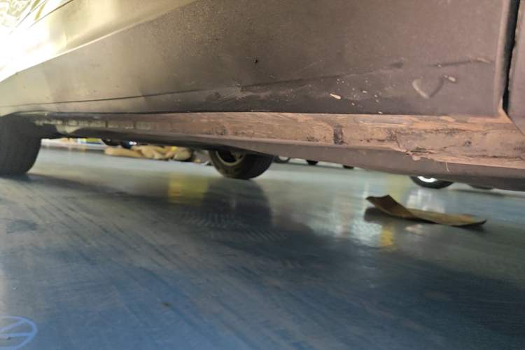 Used Volkswagen Tayron 2022 330TSI Two-Wheel Drive Luxury Smart Connectivity Version Right Side Sill
