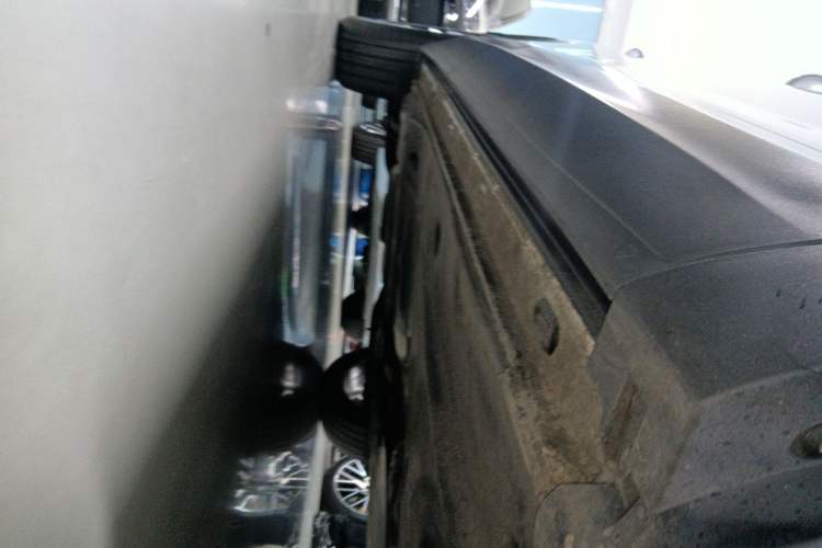 Used Volkswagen Tayron 2022 380TSI Four-Wheel Drive Luxury Connected Pro Version Right Side Sill