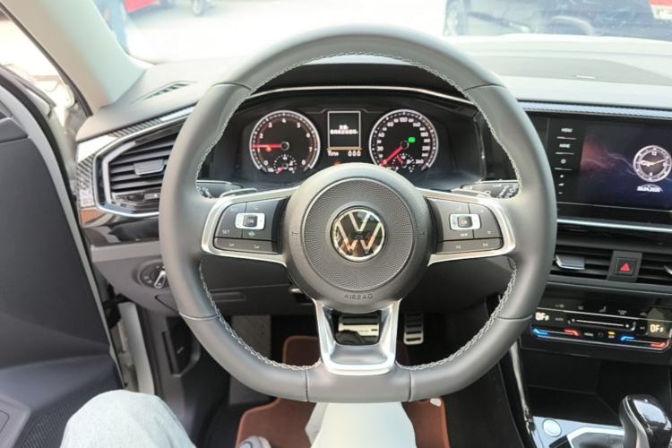 Used Volkswagen Tayron 2022 280TSI Two-Wheel Drive Luxury Smart Connectivity Version Steering Wheel