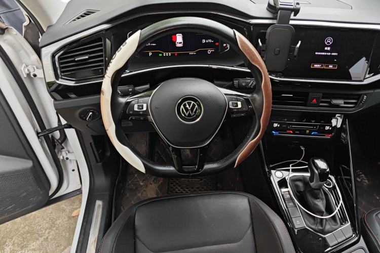 Used Volkswagen Tayron 2022 330TSI Two-Wheel Drive Luxury Smart Connectivity Version Steering Wheel