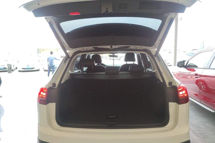 Used Volkswagen Tayron 2022 280TSI Two-Wheel Drive Luxury Smart Connectivity Version Trunk