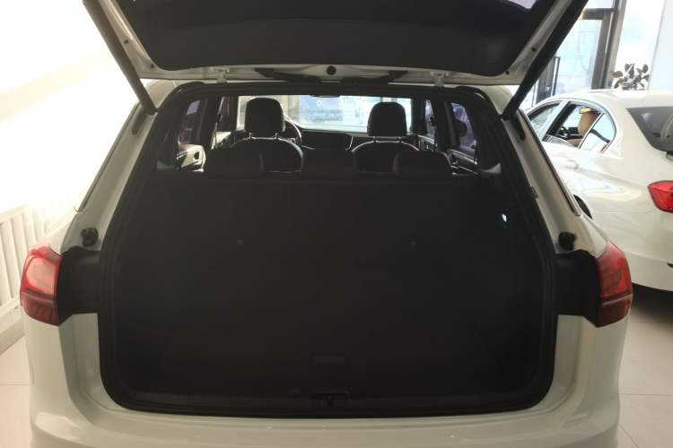 Used Volkswagen Tayron 2022 380TSI Four-Wheel Drive R-Line Connected Version Trunk
