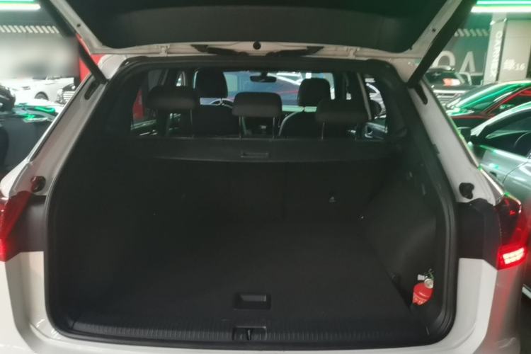 Used Volkswagen Tayron 2022 380TSI Four-Wheel Drive R-Line Connected Version Trunk