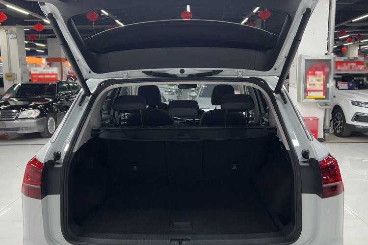 Used Volkswagen Tayron 2022 280TSI Two-Wheel Drive Luxury Smart Connectivity Version Trunk