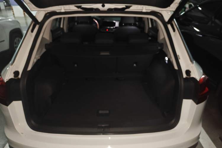 Used Volkswagen Tayron 2022 330TSI Two-Wheel Drive Luxury Smart Connectivity Version Trunk