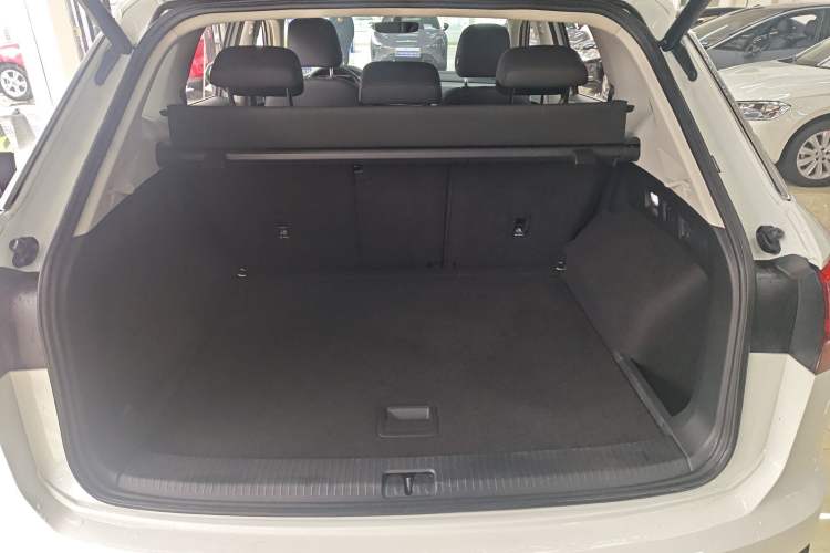 Used Volkswagen Tayron 2022 330TSI Two-Wheel Drive Luxury Smart Connectivity Version Trunk