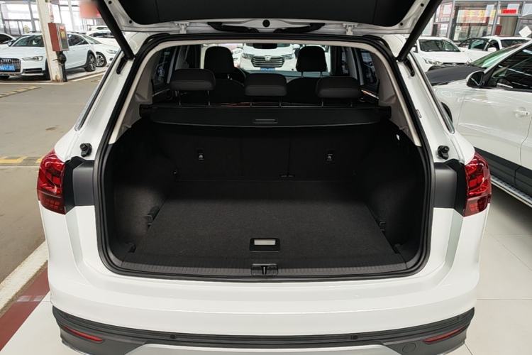 Used Volkswagen Tayron 2022 330TSI Two-Wheel Drive Luxury Smart Connectivity Version Trunk