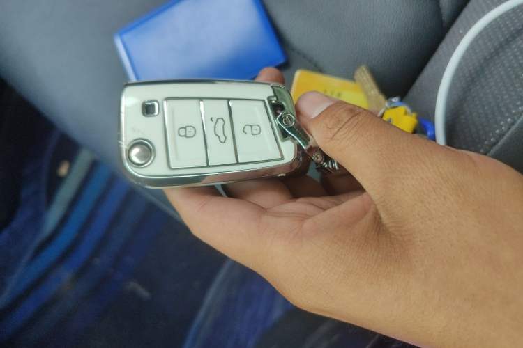 Used Volkswagen Tayron 2022 330TSI Two-Wheel Drive Luxury Smart Connectivity Version Vehicle Key