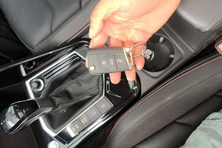 Used Volkswagen Tayron 2022 330TSI Two-Wheel Drive Luxury Smart Connectivity Version Vehicle Key