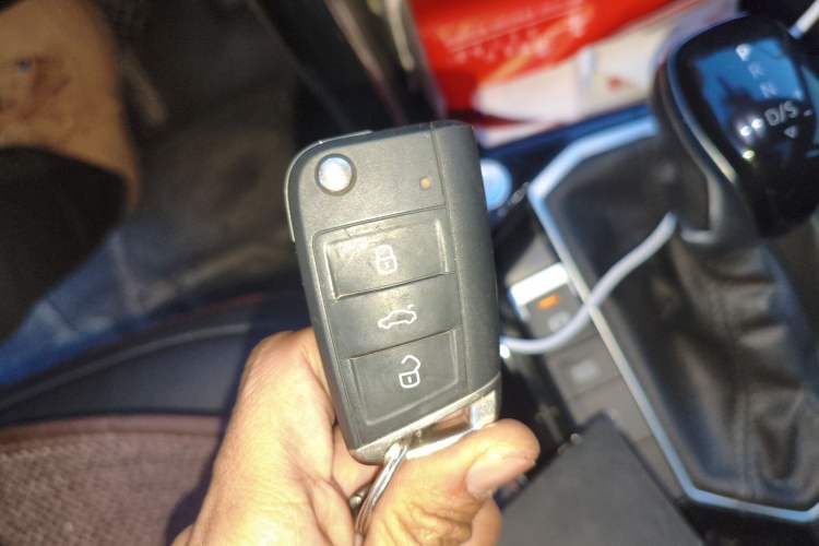 Used Volkswagen Tayron 2022 280TSI Two-Wheel Drive Luxury Smart Connectivity Version Vehicle Key