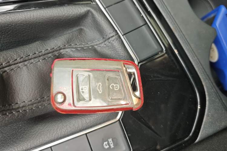 Used Volkswagen Tayron 2022 280TSI Two-Wheel Drive Luxury Smart Connectivity Version Vehicle Key