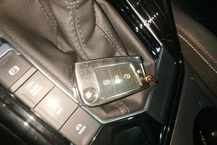 Used Volkswagen Tayron 2022 280TSI Two-Wheel Drive Luxury Smart Connectivity Version Vehicle Key