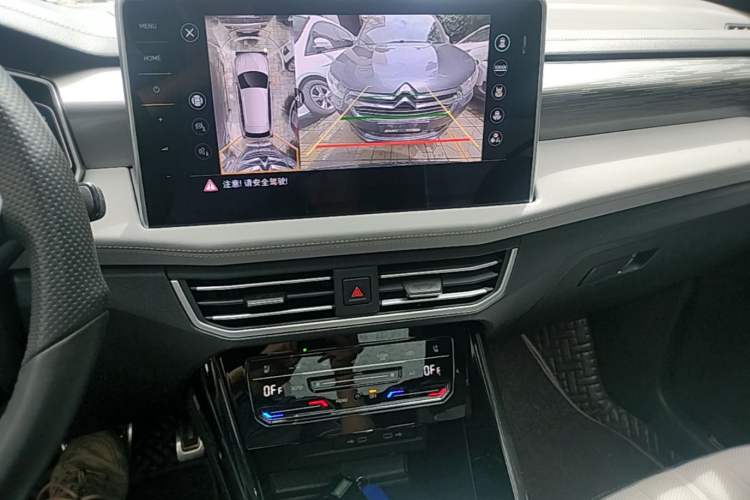 Used Volkswagen Tayron 2023 Revised Version 380TSI All-Wheel Drive R-Line Pro Smart Edition Audio And AC Panel
