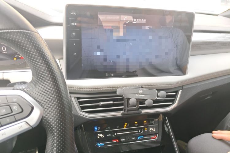 Used Volkswagen Tayron 2023 380TSI Four-Wheel Drive R-Line Pro Smart Edition Audio And AC Panel