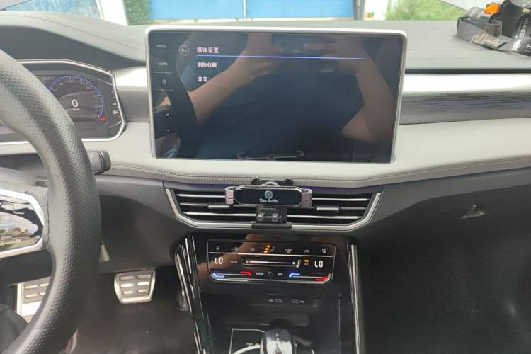 Used Volkswagen Tayron 2023 Revised Version 380TSI All-Wheel Drive R-Line Pro Smart Edition Audio And AC Panel