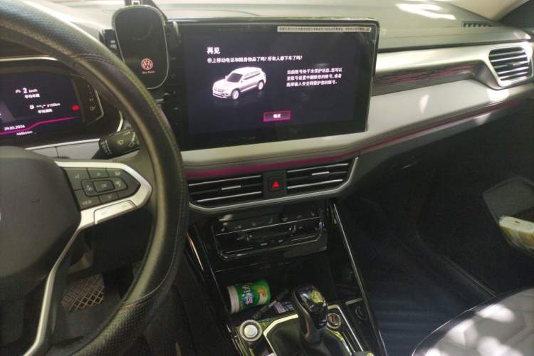 Used Volkswagen Tayron 2023 330TSI Two-Wheel-Drive R-Line High-Energy Version Audio And AC Panel