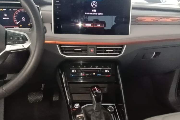 Used Volkswagen Tayron 2023 330TSI Two-Wheel-Drive R-Line High-Energy Version Audio And AC Panel