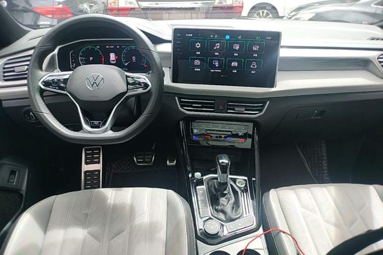 Used Volkswagen Tayron 2023 Revised Version 380TSI All-Wheel Drive R-Line Pro Smart Edition Center Console