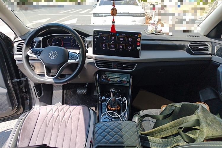 Used Volkswagen Tayron 2023 330TSI Two-Wheel-Drive Luxury Plus Advanced Version Center Console