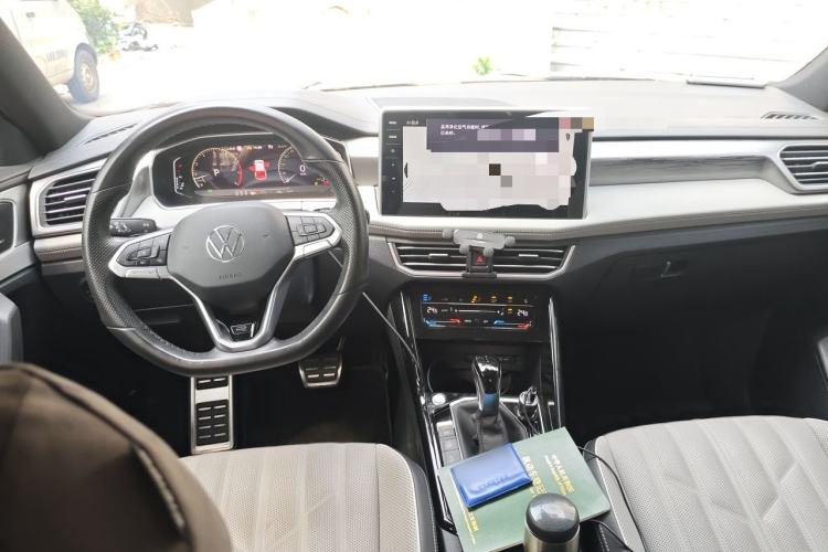 Used Volkswagen Tayron 2023 380TSI Four-Wheel Drive R-Line Pro Smart Edition Center Console