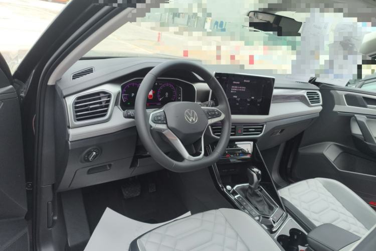 Used Volkswagen Tayron 2023 330TSI Two-Wheel-Drive R-Line High-Energy Version Center Console