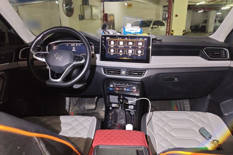 Used Volkswagen Tayron 2023 330TSI Two-Wheel-Drive Luxury Plus Advanced Version Center Console