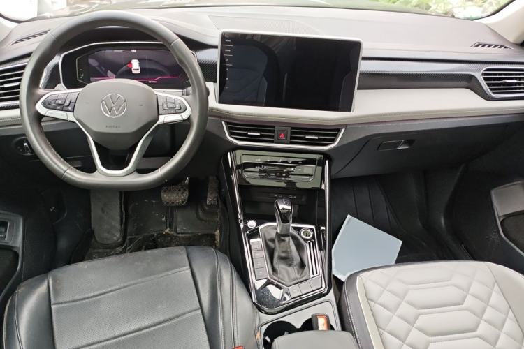 Used Volkswagen Tayron 2023 330TSI Two-Wheel-Drive Luxury Plus Advanced Version Center Console
